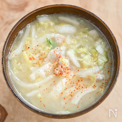 少ない材料でも最高においしい！白菜の豚汁