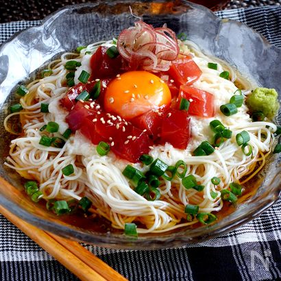 夏にさっぱり『漬けまぐろと山芋とろろのぶっかけそうめん』