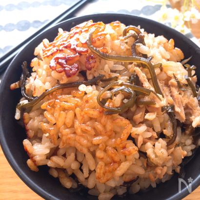 炊飯器任せで簡単・子供も大好き♡ツナと塩昆布の炊き込みご飯