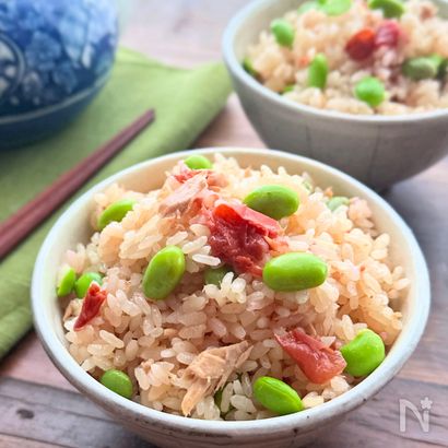 【梅とツナと枝豆の炊き込みご飯】包丁いらず！調味料1つで簡単