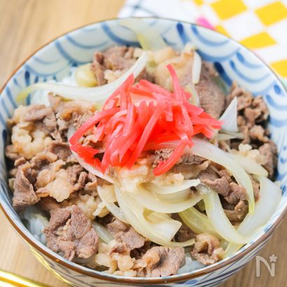 10分で完成！新玉ねぎで作る【絶品☆つゆだく吉野家風牛丼】