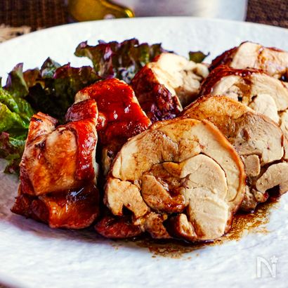 特別な日の一皿『ロールチキンの赤ワイン煮』