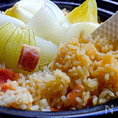 【まるごと新玉ねぎの炊き込みごはん】