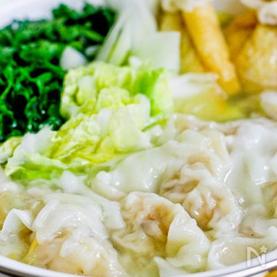 海老と蓮根のワンタン鍋。