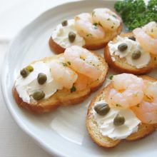 エビとクリームチーズのブルスケッタ