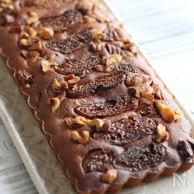 いちじくと胡桃たっぷりアーモンドケーキ