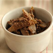 ごぼうとひき肉の炒め煮