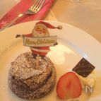 和栗の入ったチョコレートスフレケーキ