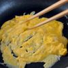 【マヨネーズでコクうま】レタスとツナの卵チャーハンの工程1