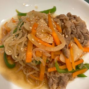 すみれの作ってみた!投稿(美味しくかさまし！お腹も大満足！白滝チャプチェ)