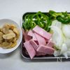 チーズがとろり〜玉子ナポリタンの下準備