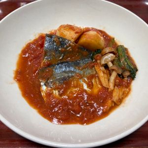 りんごの作ってみた!投稿(トマトの酸味に味噌の旨味！！『塩サバのトマト味噌煮』)