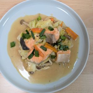 ゆいの作ってみた!投稿(フライパンで簡単お魚おかず♪『鮭のちゃんちゃん焼き』)