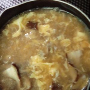 鶏皮坊主の作ってみた!投稿(とろふわ卵と椎茸のスープ)