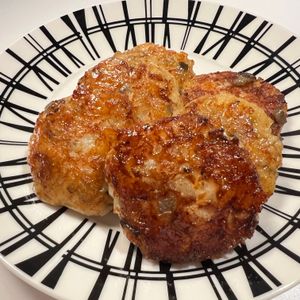 しーちゃんの作ってみた!投稿(れんこんとはんぺんの照り焼きチーズつくね【#包丁不要】)