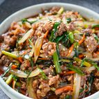 男子ウケ抜群♡『牛肉とニラのスタミナ炒め』丼でも激うま♪