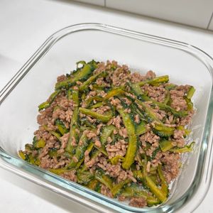 ありょーしゅの作ってみた!投稿(ゴーヤ嫌いも食べる《甘辛こってり♡そぼろ炒め》)