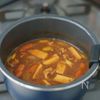 パウダールウで失敗なし!さつま揚げとねぎのカレーうどんの工程3