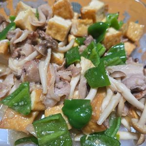 まあむの作ってみた!投稿(かさまし時短おかず♡『豚肉と厚揚げとピーマンの味噌炒め』)
