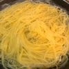 爽やかレモン白だし♡サバとトマトの冷製パスタの工程1