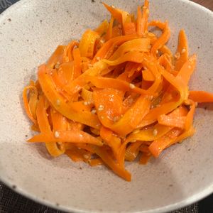 surgの作ってみた!投稿(野菜の満足おかず☆にんじんのマヨ胡麻和え)