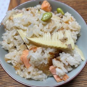 ゆくゆくの作ってみた!投稿(最高に美味しい♪♪筍と鮭と枝豆の炊き込みご飯)