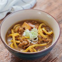 パウダールウで失敗なし!さつま揚げとねぎのカレーうどん