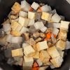 これ1杯で満腹《厚揚げと根菜♡腸活スープ》の工程2