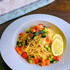 うどんスープで作れちゃう！トマトときゅうりの冷製レモンパスタ