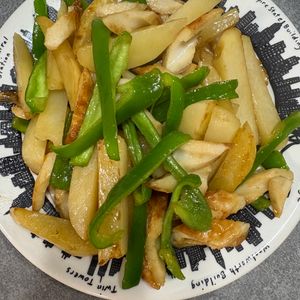 tanu🌿の作ってみた!投稿(家族大絶賛♡秒で完食♡ポテトとピーマンの竹輪バター醤油炒め♡)