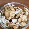 『鶏むね肉と舞茸のオイスターバター炒め』旨みたっぷり！の工程1