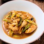 【鶏肉と長ネギの香味甘辛酢炒め】ご飯がすすむ！