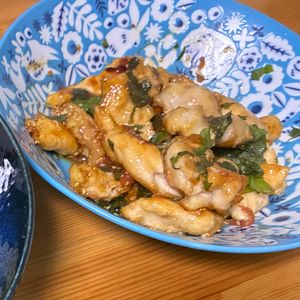 81773の作ってみた!投稿(【絶品！しっとり鶏むね肉の梅しそ和え】大葉と梅だれがそそる♡)