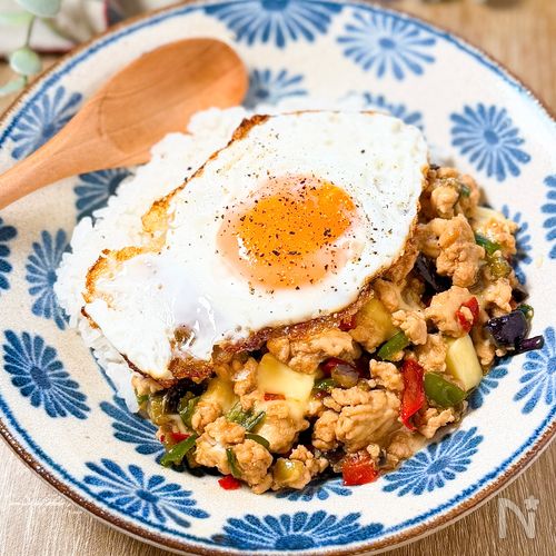 食欲爆発！【夏野菜のまろやかガパオライス風】