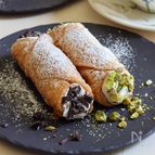 イタリア・シチリアの名物菓子【カンノーリ・（カンノーロ）】