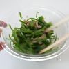 香りと食感を楽しむ！生ピーマンとツナのごま油あえの工程4