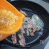 パンにのせても美味しい「ベーコンエッグのマヨチーズ焼き」の工程2