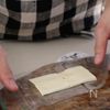 紅生姜で驚愕の美味しさ！【新玉ねぎと紅生姜チーズの肉巻き】の工程2