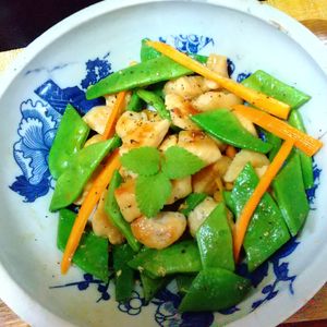 チョロリスの作ってみた!投稿(うまい！鶏肉とモロッコいんげんのコンソメバター醤油炒め)