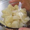 【じゃがいもと豚こまのうま塩炒め】ご飯が進むおかず♪時短の工程1