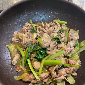 ゆーなの作ってみた!投稿(ワンパン10分！【豚肉と小松菜のオイスター炒め】ご飯すすむ♩)