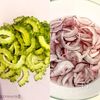 【苦くない!】ゴーヤと紫玉ねぎのツナマヨサラダの工程1
