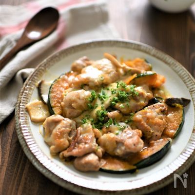 おかわりが止まらない！鶏肉とカボチャの味噌チーズ焼き
