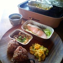 BRUNOホットプレートとアルミカップで作る朝の和定食