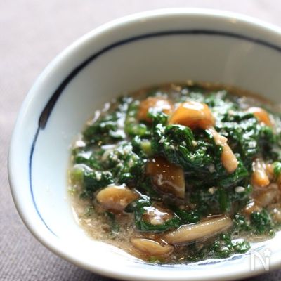 春菊となめこの胡麻和え