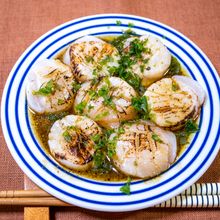 ちょっと香ばしい「炙りホタテのカルパッチョ」
