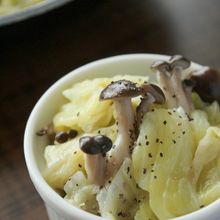 キャベツとぶなしめじのベジチーズ炒め