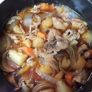 鶏皮坊主の作ってみた!投稿(家庭料理の定番♡ホックホクの肉じゃが)