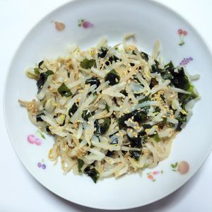 ふうかの作ってみた!投稿(まな板、包丁、火いらず♡【もやしとわかめのナムル】)