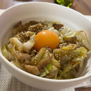 ぽちゃこの作ってみた!投稿(【豚こまキャベツのスタミナ丼】がっつりおいしい節約丼♪)
